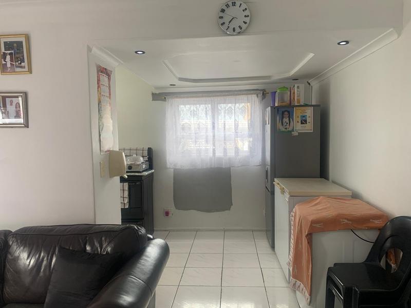 3 Bedroom Property for Sale in Lentegeur Western Cape